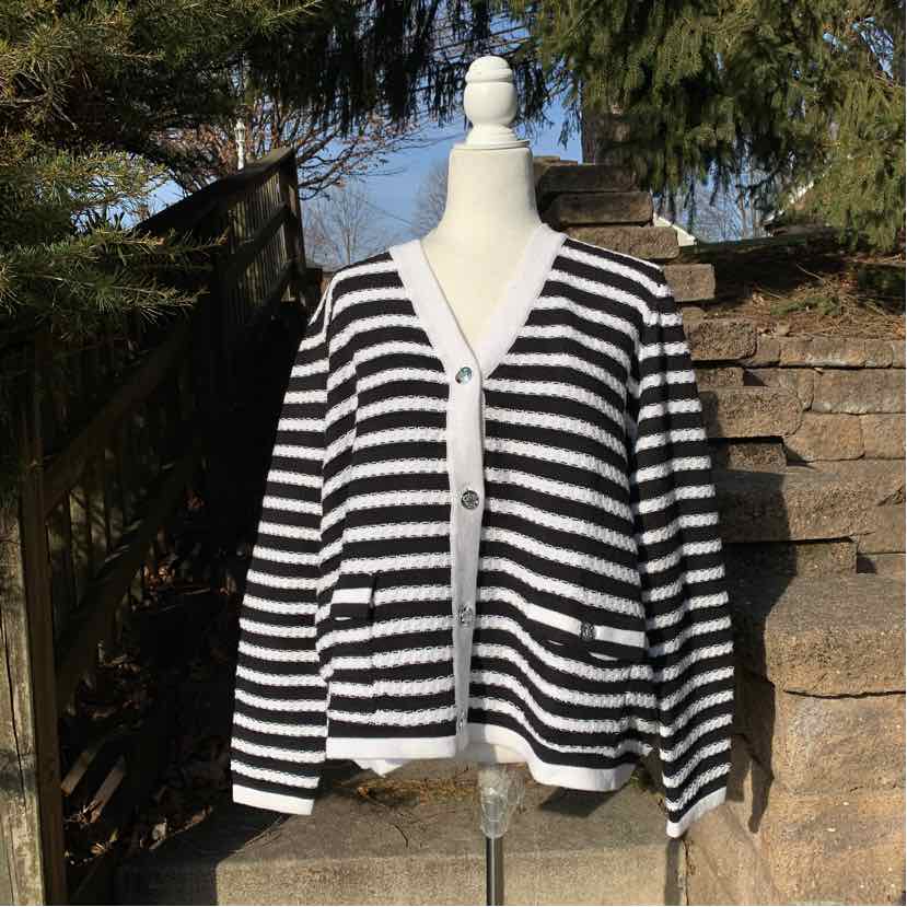 Black and white striped button-up cardigan with front pockets, size 2X.