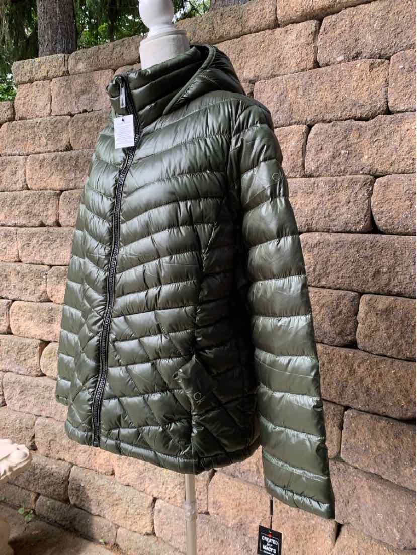 Olive green lightweight puffer jacket with horizontal quilting and hood, size XL.