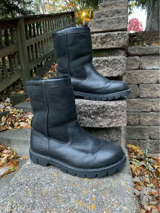 W UGG BK Size 7 BOOT