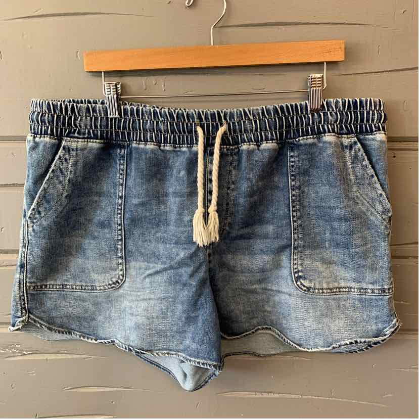 W MAURICES BL Size XL SHTS