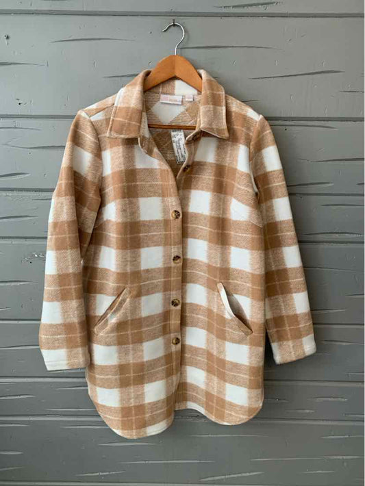 Tan and white plaid button-up shirt jacket with collar and side pockets, size small.