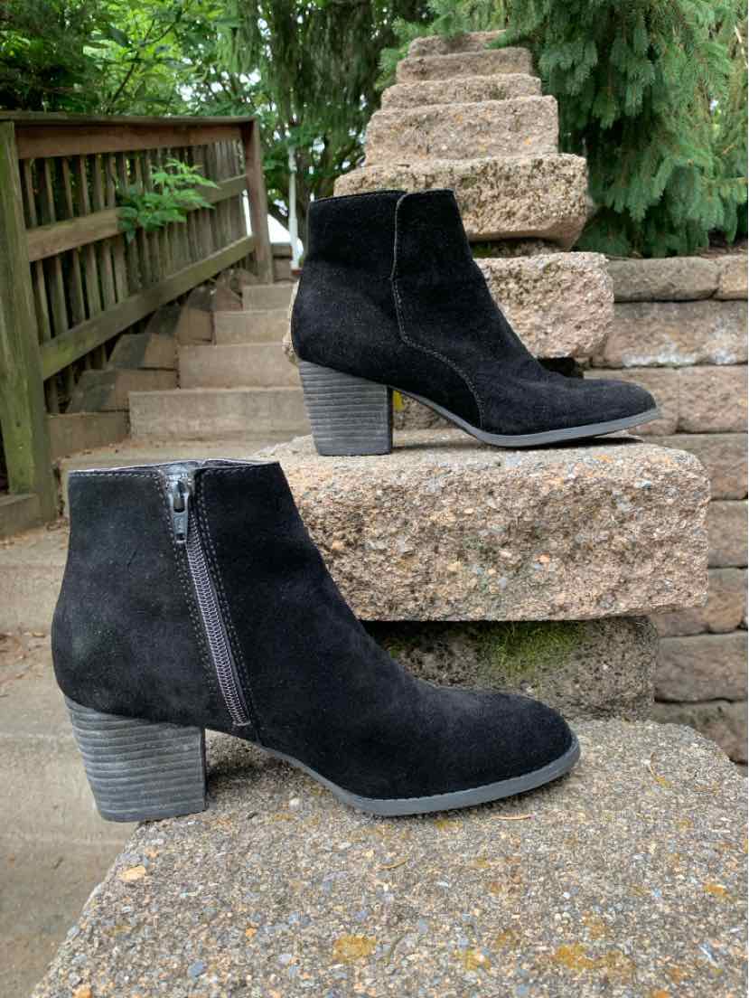 Black suede ankle boots with side zipper and stacked block heel, size 7.5.