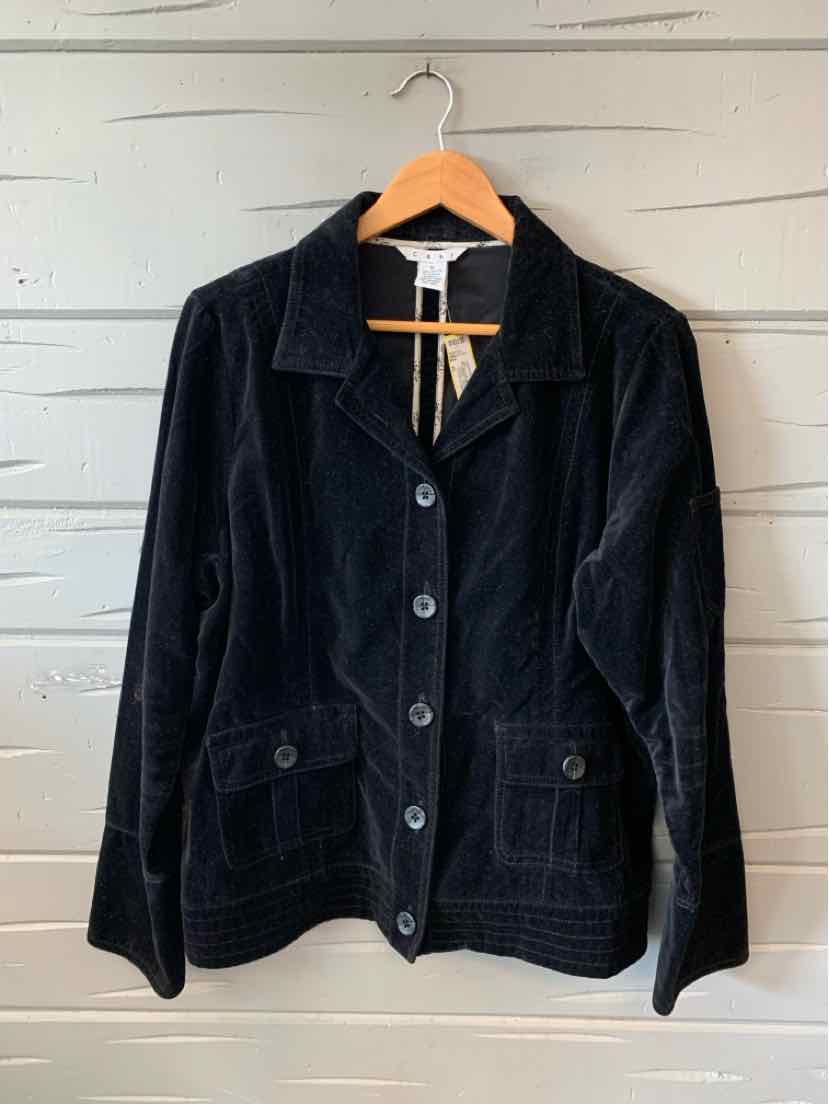 Black velvet button-up jacket with collar and front flap pockets, size XL.