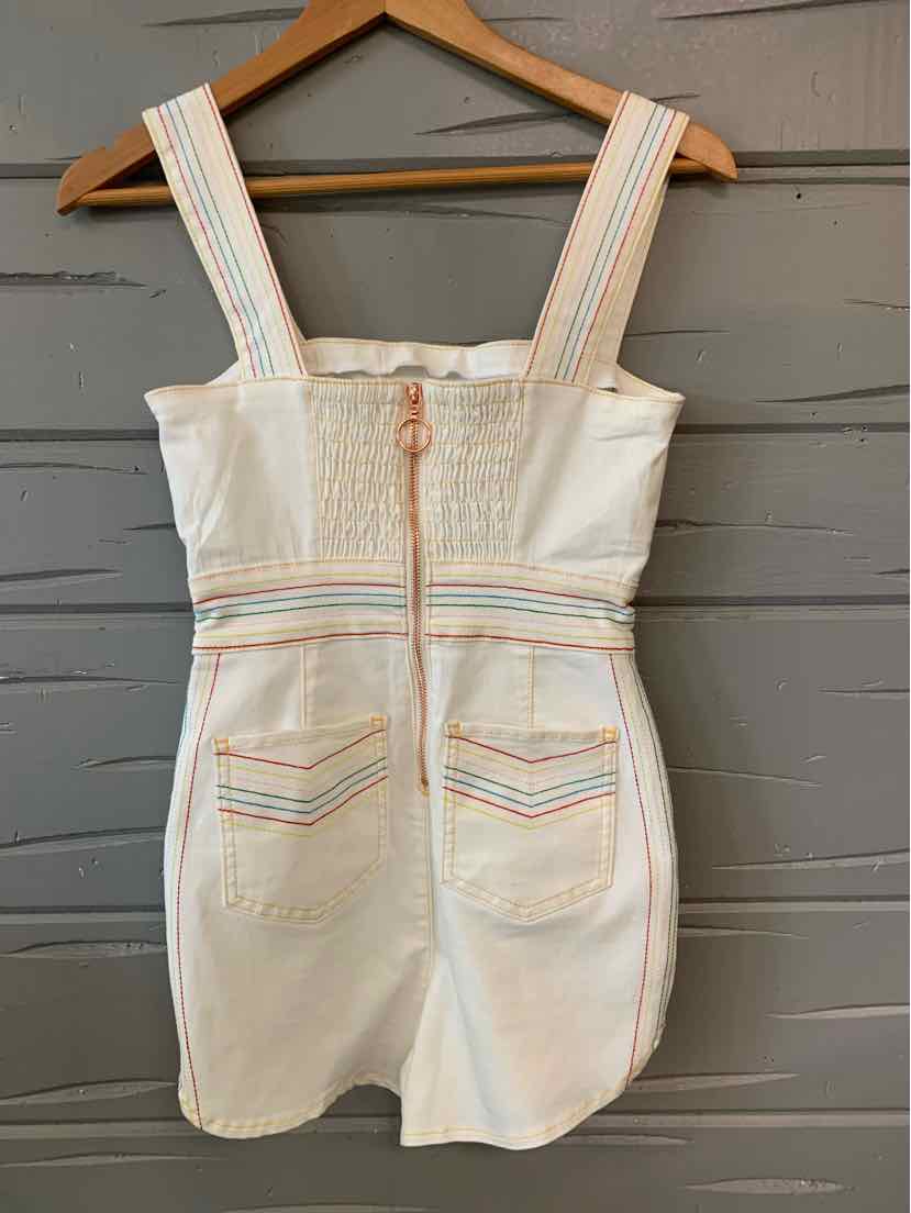 W URBAN OUTFITTERS WH Size SM JSSHTS