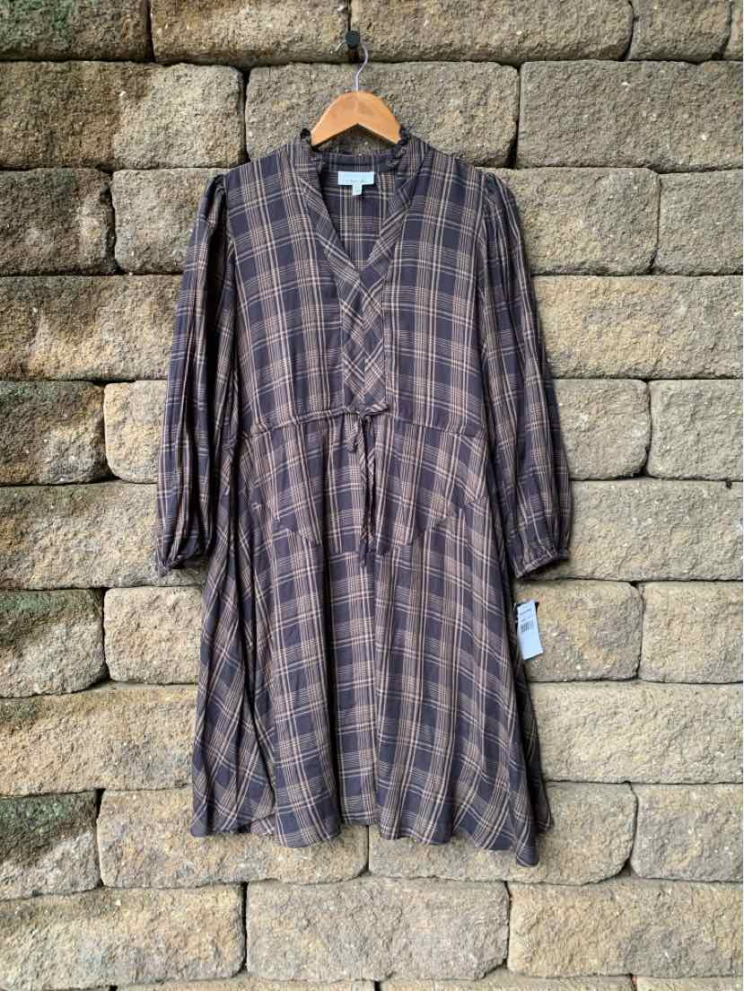 Gray plaid long-sleeve dress with V-neck and gathered waist, size 12P, lightweight fabric.