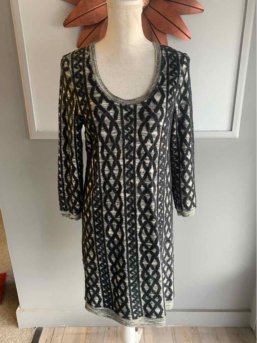 W MOTH BK Size SM DR