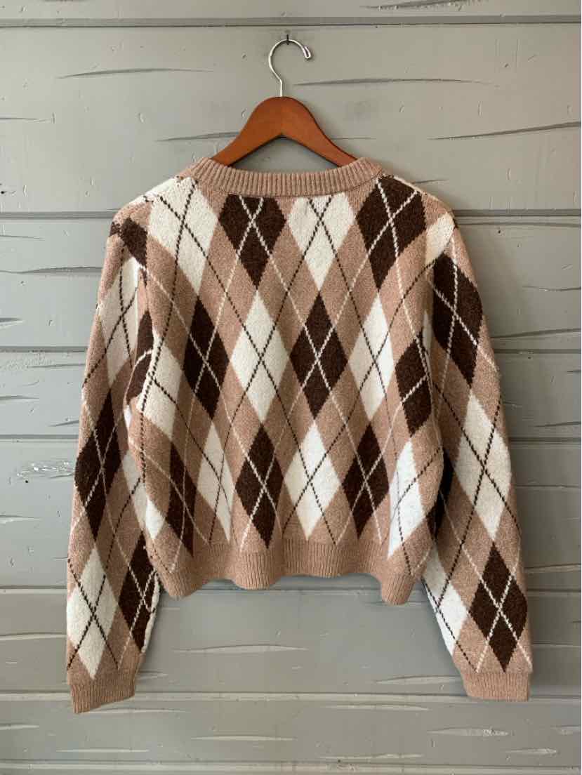 Women’s brown, cream, and blush argyle knit sweater with a crew neck and long sleeves.