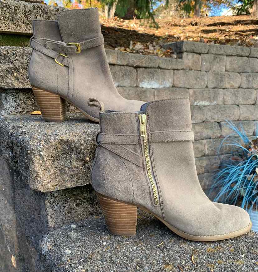 W RALPH LAUREN TAUPE Size 8.5 BOOT