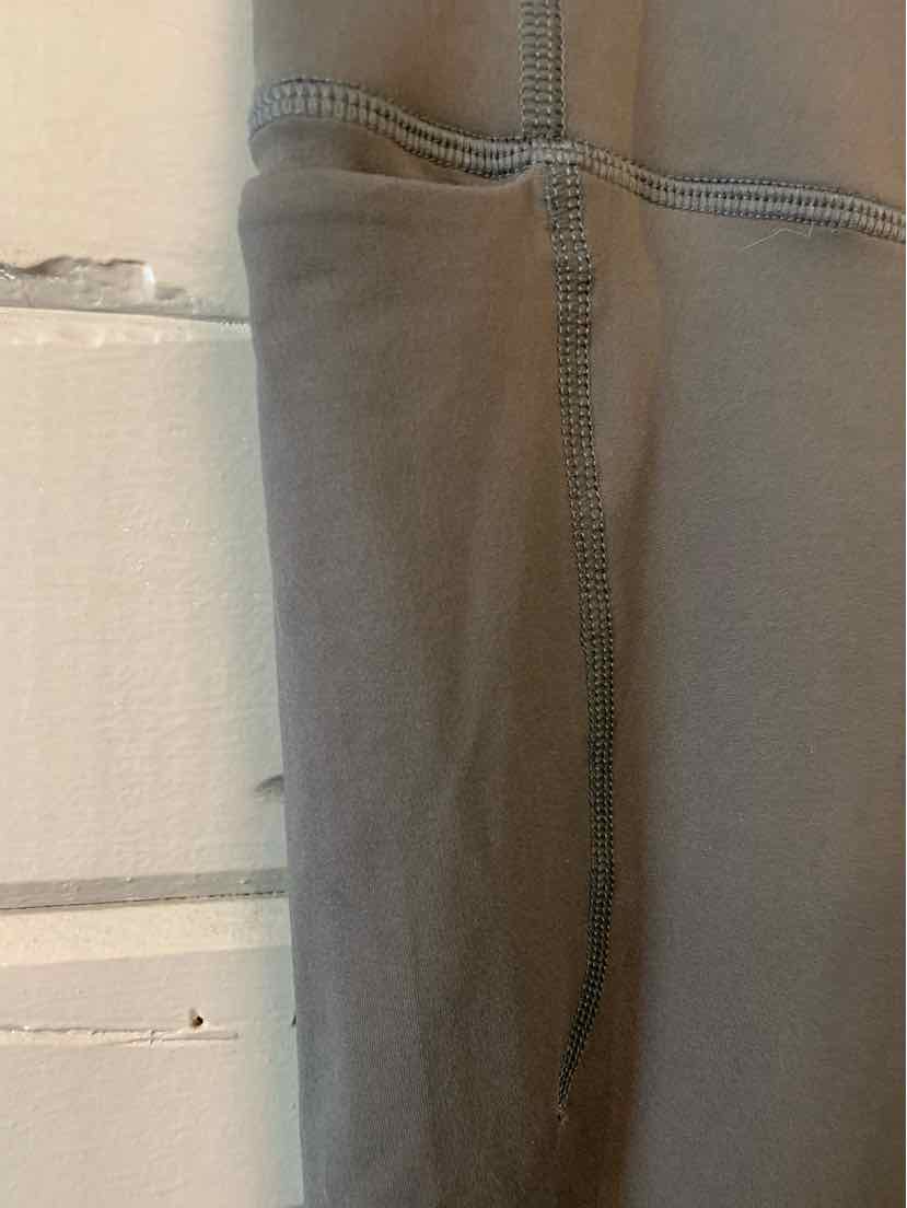 W UNDER ARMOUR GY Size MED AW