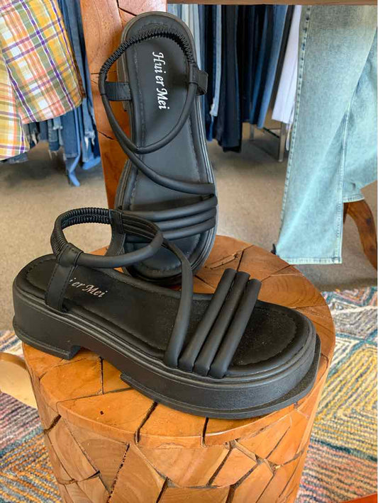 W HUI ER MEI BK Size 40 SANDAL
